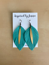 Load image into Gallery viewer, Tiffany Blue Raven Collection