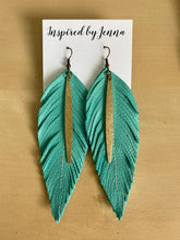 Load image into Gallery viewer, Tiffany Blue Raven Collection