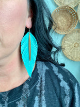 Load image into Gallery viewer, Tiffany Blue Raven Collection