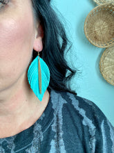 Load image into Gallery viewer, Tiffany Blue Raven Collection